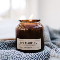 The mahogany and oakmoss notes provide a sultry, masculine vibe while the lighter coconut notes evoke femininity. AKA smells like date night in a jar!